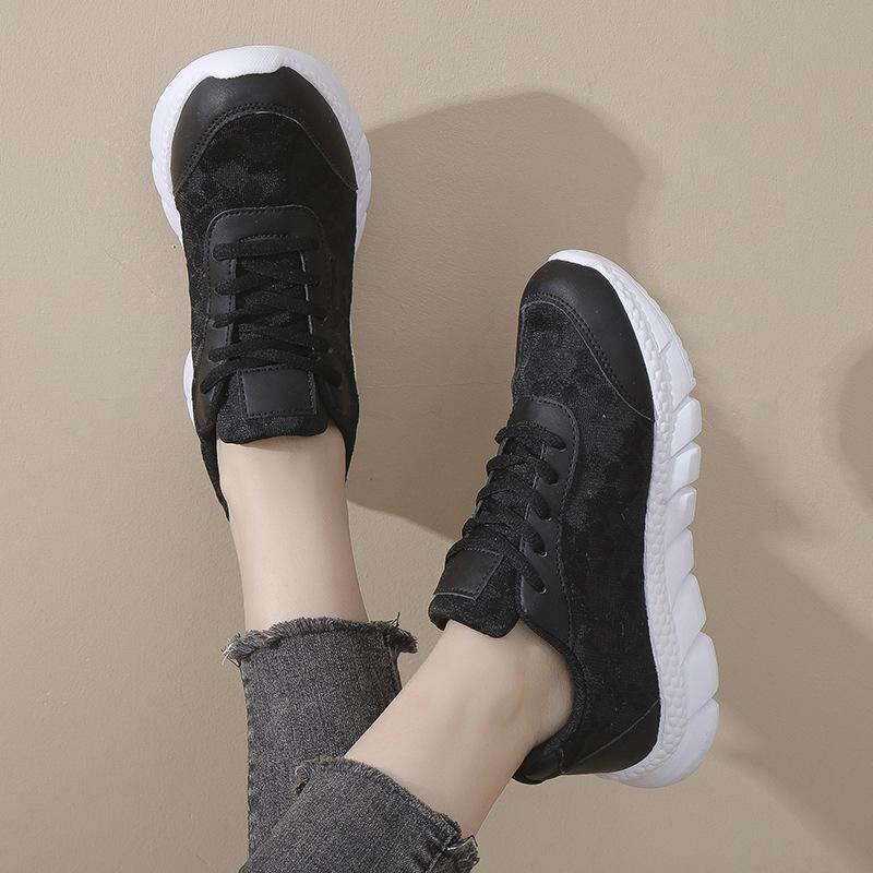 2025 Summer Women's Breathable Soft Sole Casual Running Shoes—Comfortable, Fashionable, and Versatile Little White Sneakers for Outdoor Activities