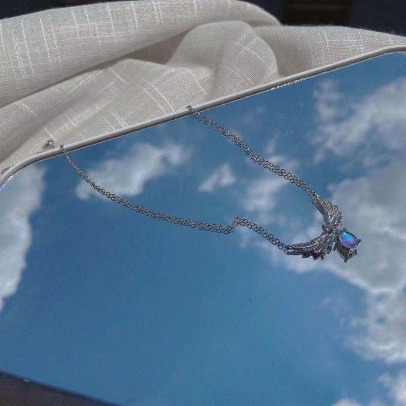 Light Luxury Angel Wings Pendant Necklace Ladies Fashion Exquisite Moonstone Collarbone Necklace Delicate Wedding Zircon