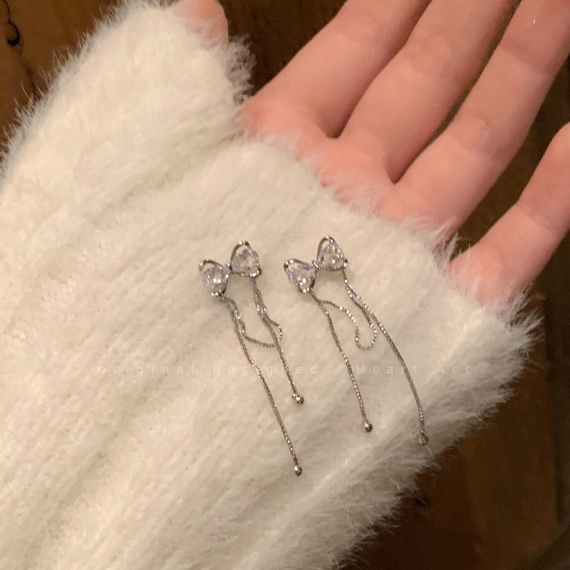 

Elegant Bowknot Tassel Earrings for Women - Luxury Niche Design