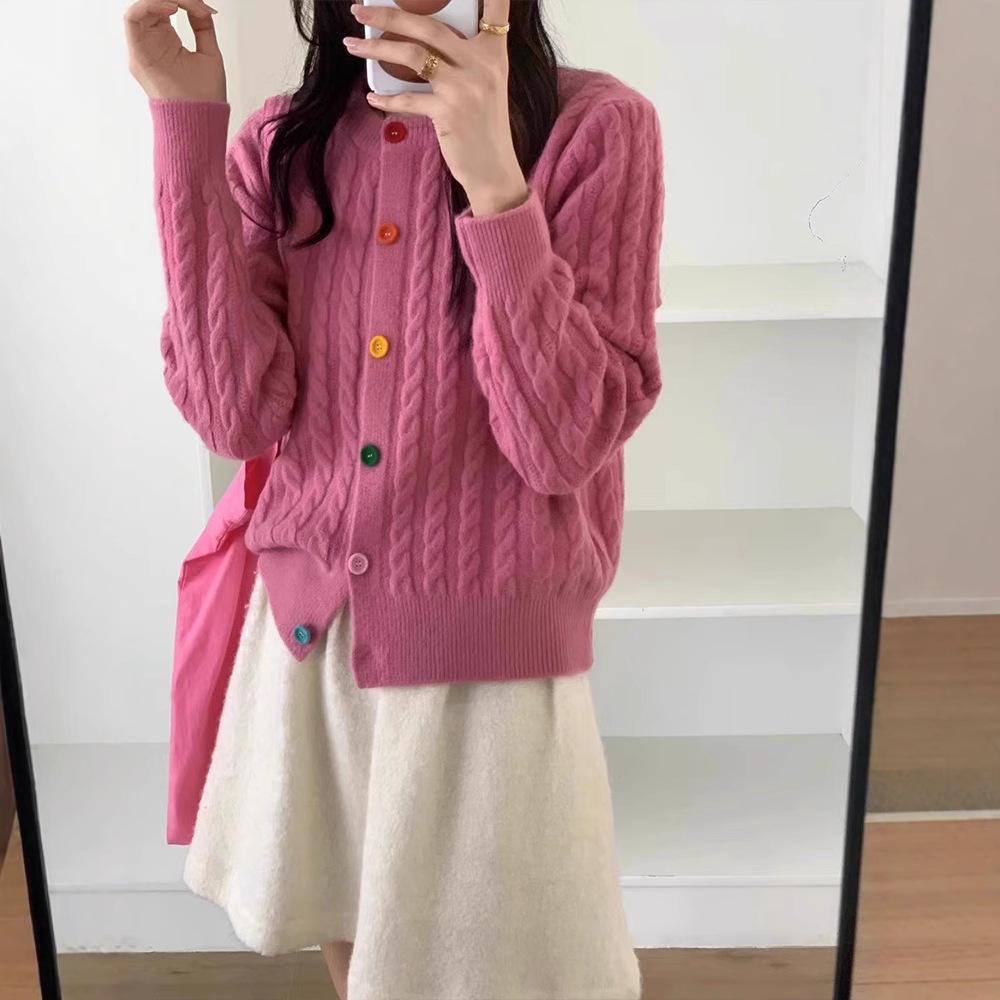 Women's Retro Cable Knit Cardigan: Soft, Warm, Round Neck, with Buttons - Casual Korean Style for Autumn/Winter.