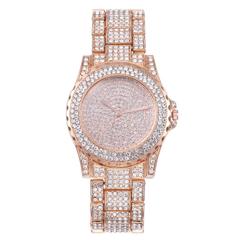 

Женские золотые кварцевые часы с кристальным браслетом и бриллиантовыми акцентами