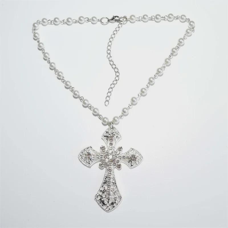 Gotický křížový náhrdelník - Unikátní design šperku