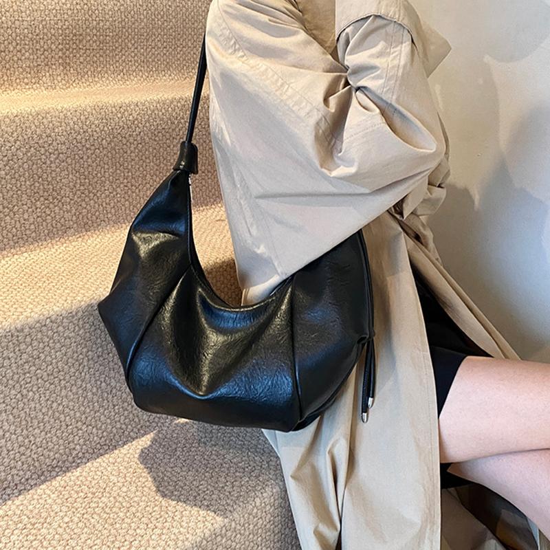 Underarm Bag PU Leather Solid Color Crescent Bag for Women Adjustable Strap Handbag Zipper Hobo Bag for Work Travel AVE