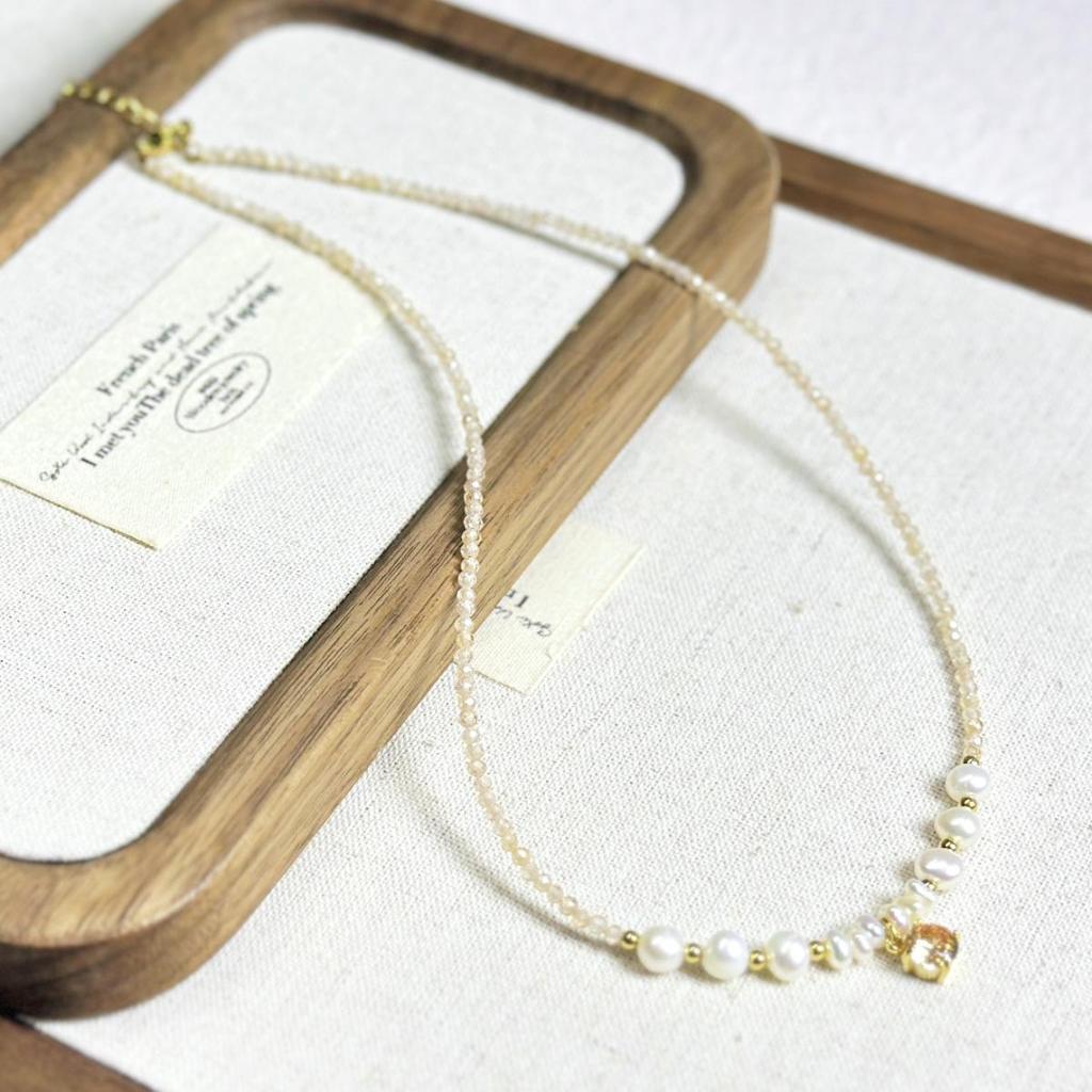 Elegant Freshwater Pearl Necklace - Trendy, Versatile Clavicle Chain for Women