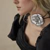 Vintage Flüssigmetall Blume Choker Halskette Langer Spitzenkragen Choker Temperament Halsband Schmuck Schlüsselbeinkette Halskette