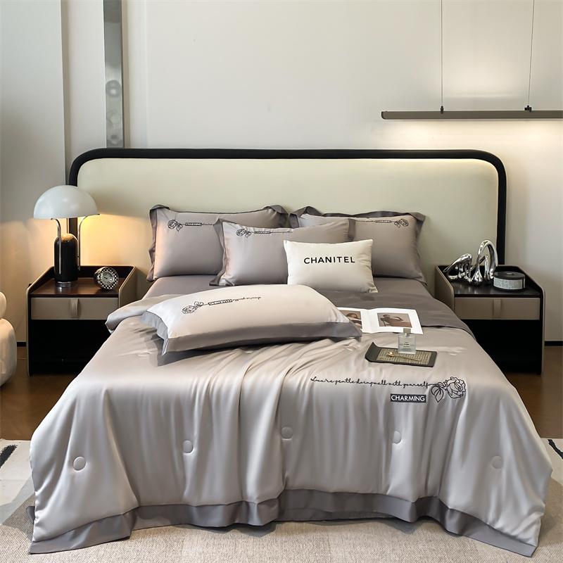 2024 New Summer Ice Silk Quilt Air Condition Blanket Smooth Breathable Lightweight Comforter Bedspreads On the Bed Solid Color