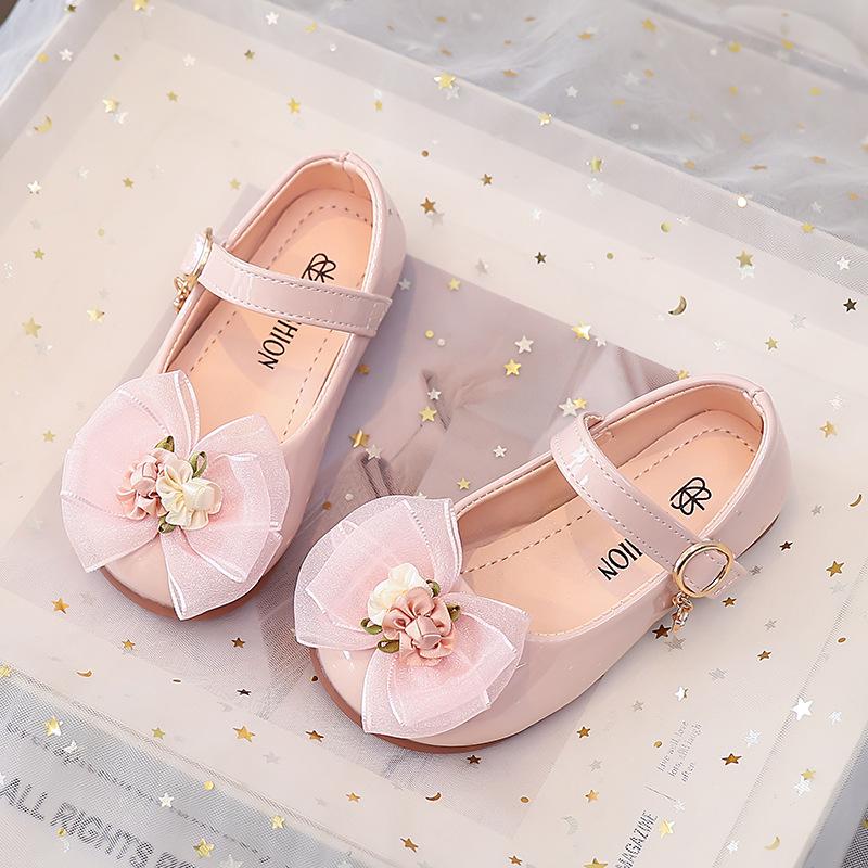 Girls' Patent Leather Bow Princess Shoes: Non-slip, Soft Sole for Spring/Autumn, Perfect for Evening Gowns and Performances