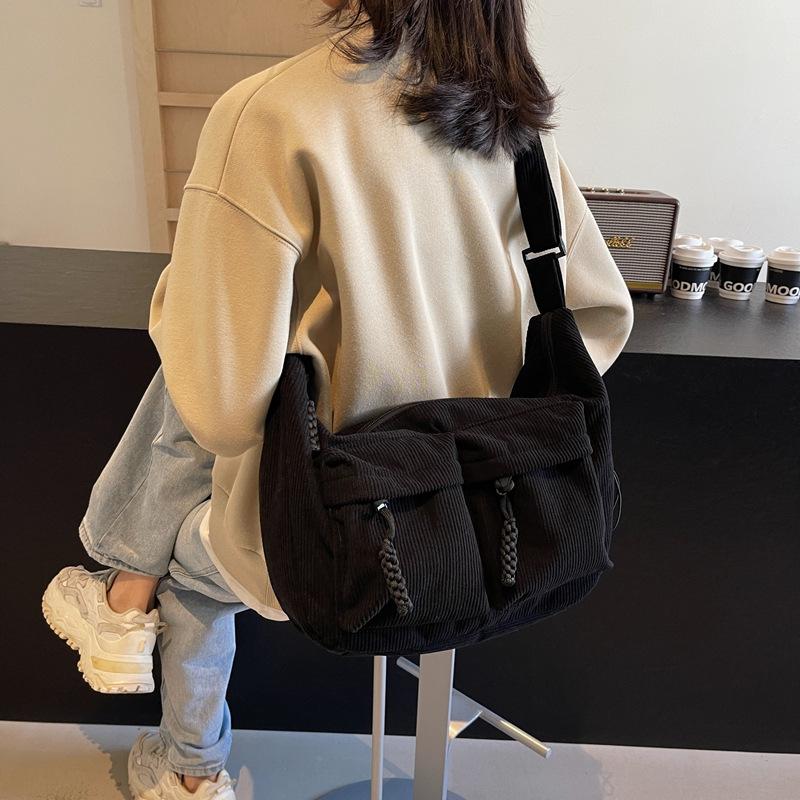 Fashion large-capacity tote bag niche design handbag simple and versatile shoulder bag work messenger bag women