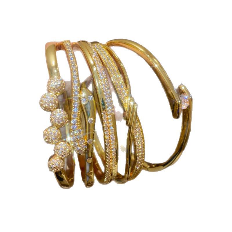 Trendy Geometric Clasp Bracelet with Japanese and Korean Cubic Zirconia - Retro Cool Style, Light Luxury Hand Chain Jewelry.