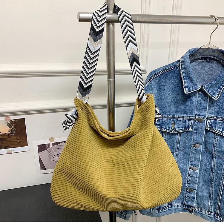 Large Capacity Cloth Women's Bag Autumn Women's Portable Tote Bag Trendy Urban Simple Commuter Shoulder Bag Simple and Versatile