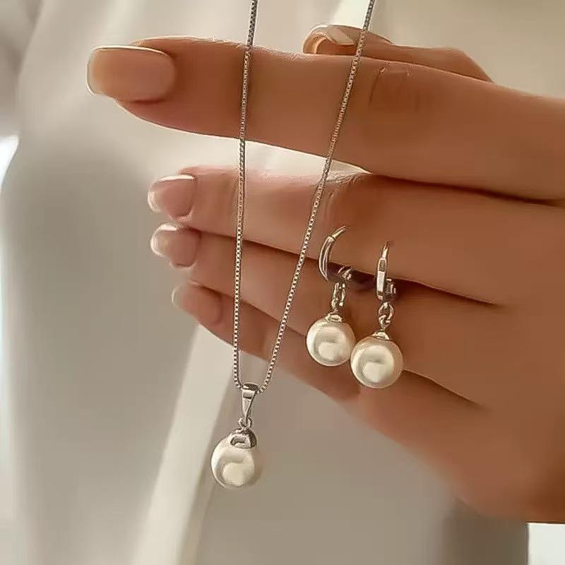 European-American Chic Peach Heart Necklace & Earring Set - Versatile Light Luxury Jewelry
