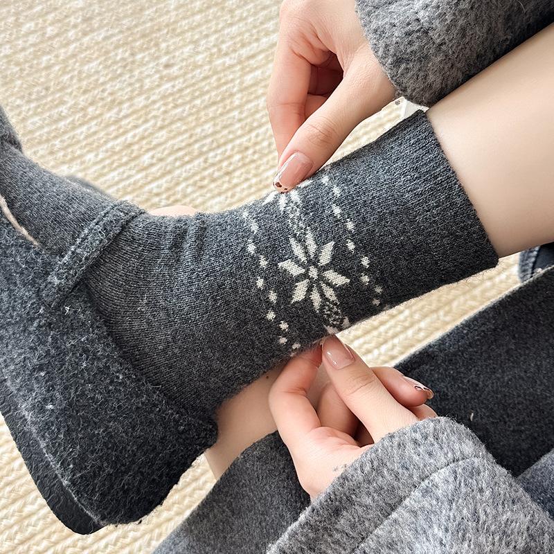 Wool Socks Children'S Season Mid-Tube Socks Trendy Retro Snowflake Fleece Thickened Warm Cashmere Stacking Socks Women