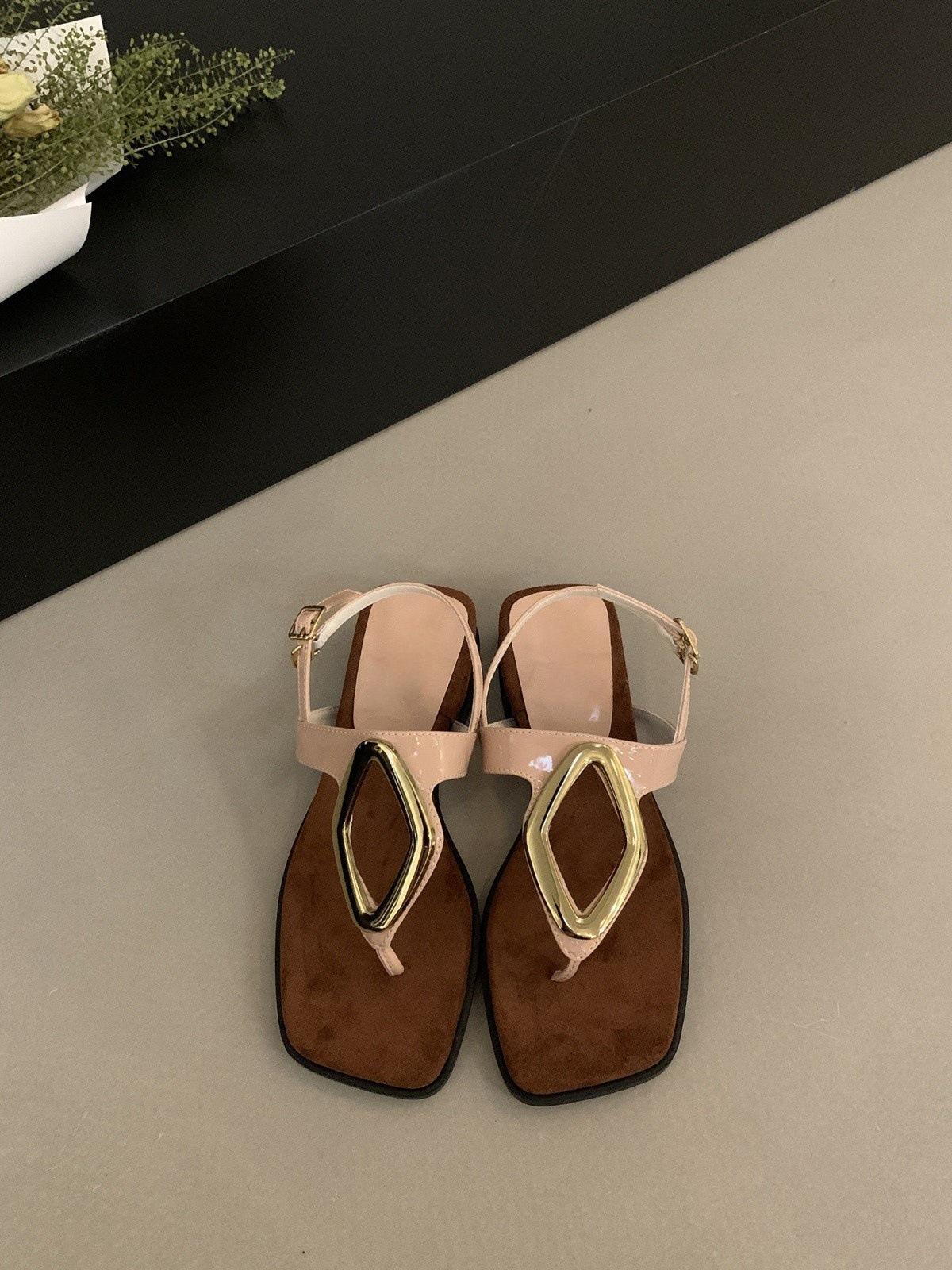 

French wedge heel metal buckle niche toe sandals women s summer 2025 new models with skirts vacation beach roman shoes 40