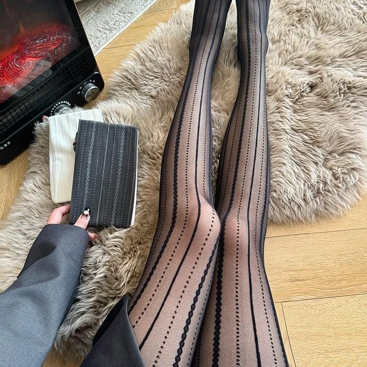 French Retro Elegant Lace Gray Stockings Women'S Ultra-Thin Summer Vertical Striped Bead Chain Jacquard Lolita Pantyhose