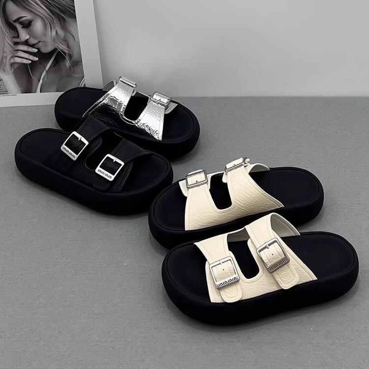 Thick-bottomed one-word cool slippers women's 2025 summer new outer wear fashionable versatile stepping on shit feeling casual beach slippers tide
