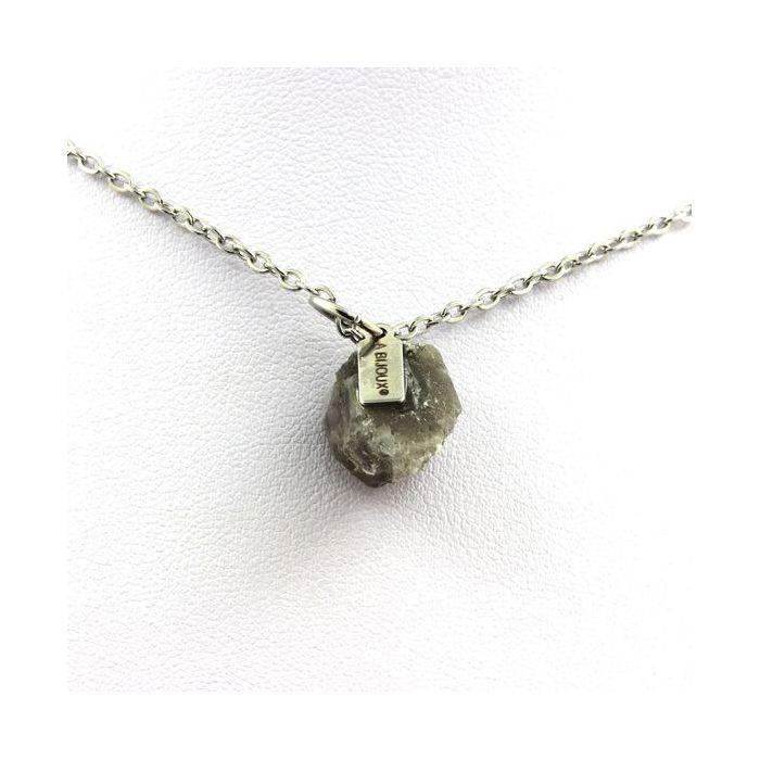 Pierres et Minéraux. Collier Gypse brut. 12.13 ct. Marcieu, Isère, France.