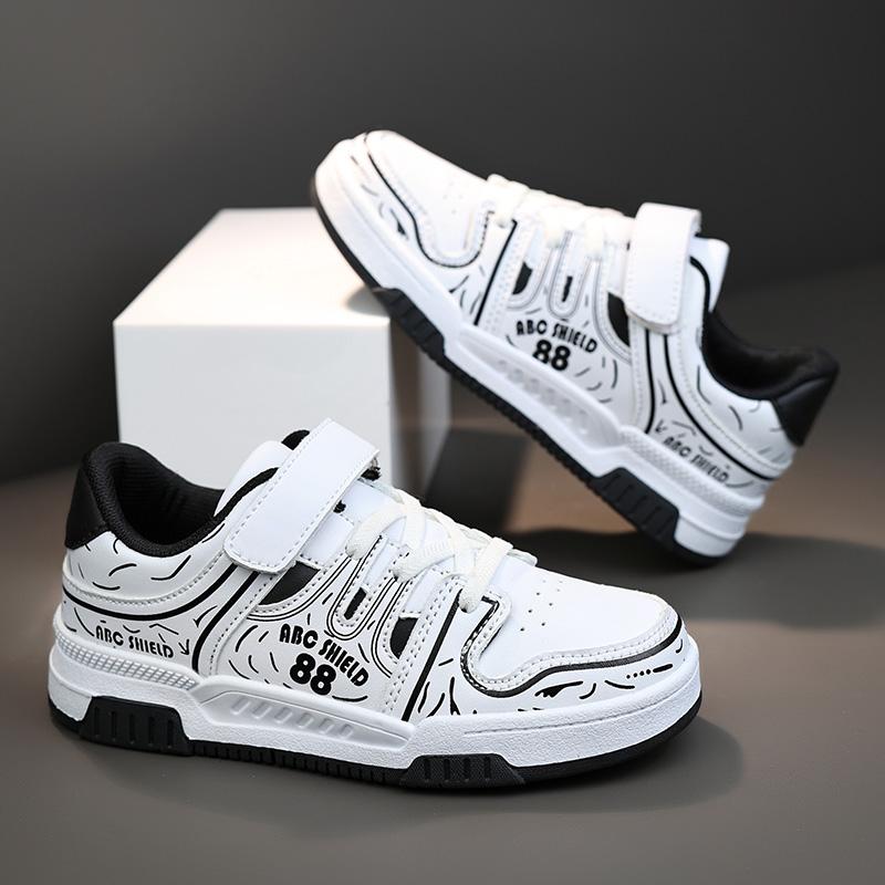 Kindersportschuhe wasserdicht Studenten Freizeitschuhe Mädchen flachsohlige Leder Board Schuhe Jungen Laufschuhe Skate Schuh Sport