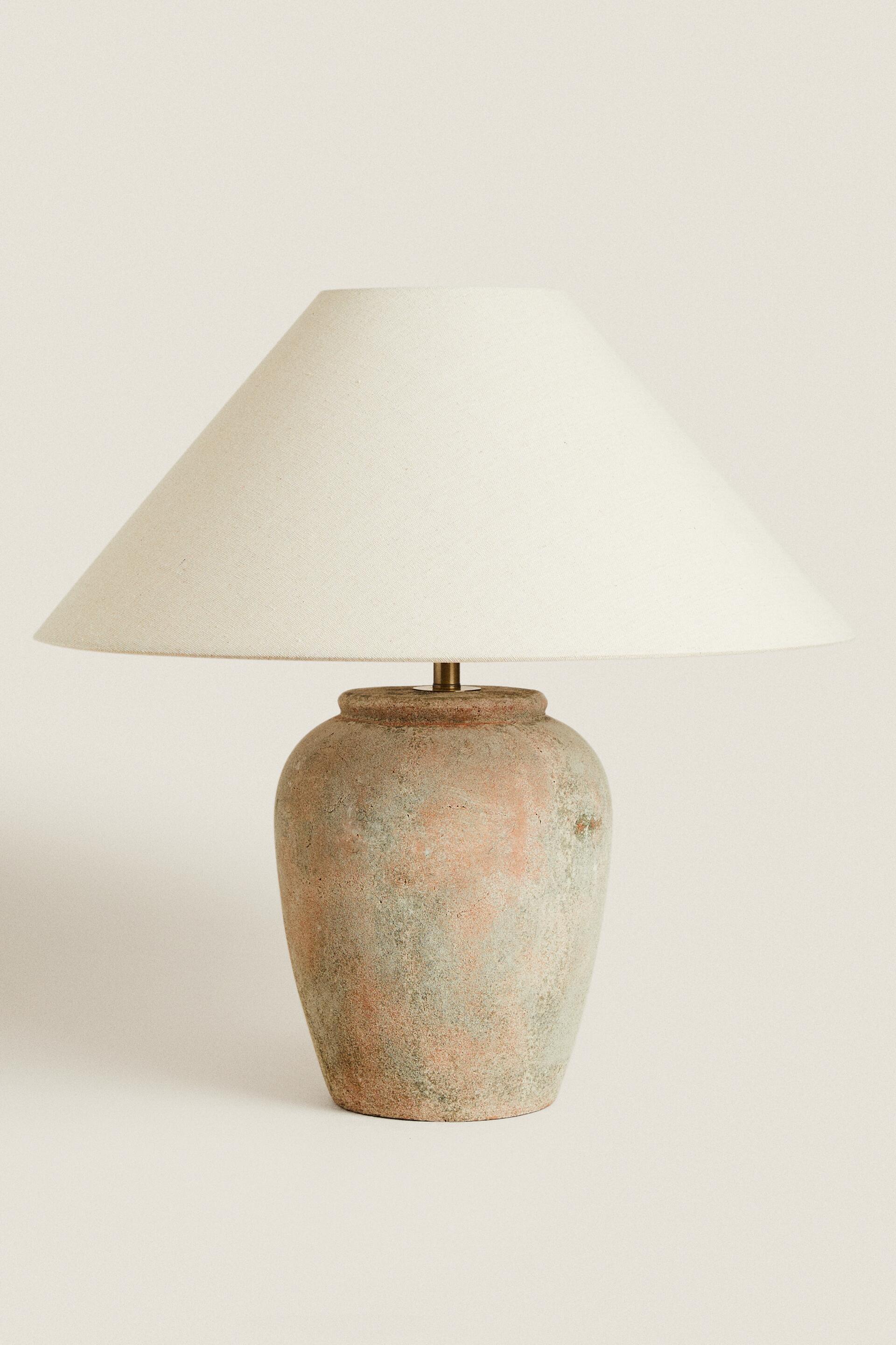 

ЛАМПА С КЕРАМИЧЕСКИМ ОСНОВАНИЕМ