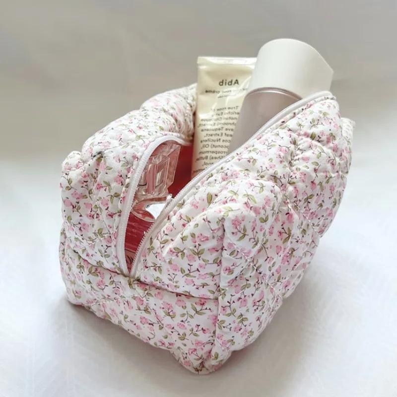 Storage Organizer Floral Puffy Quilted Makeup Bag Flower Printed Cosmetic Pouch Large Travel Cosmetic Bag Makeup Accessory