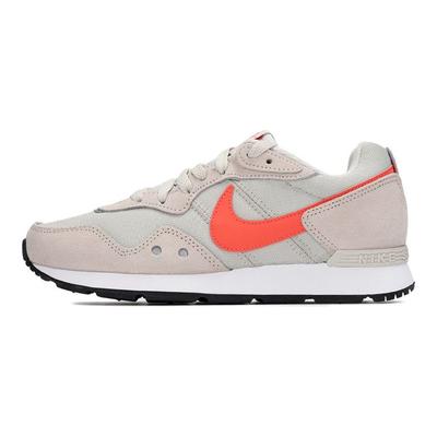 Venture Runner Wide Light Bone Magic Ember Women Sneakers Grey DM8454-005