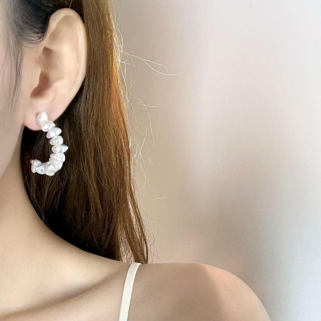 Korean Irregular Pearl C-Shaped Women's Earrings - Niche Design, High-End Cold Style, Super Fairy White