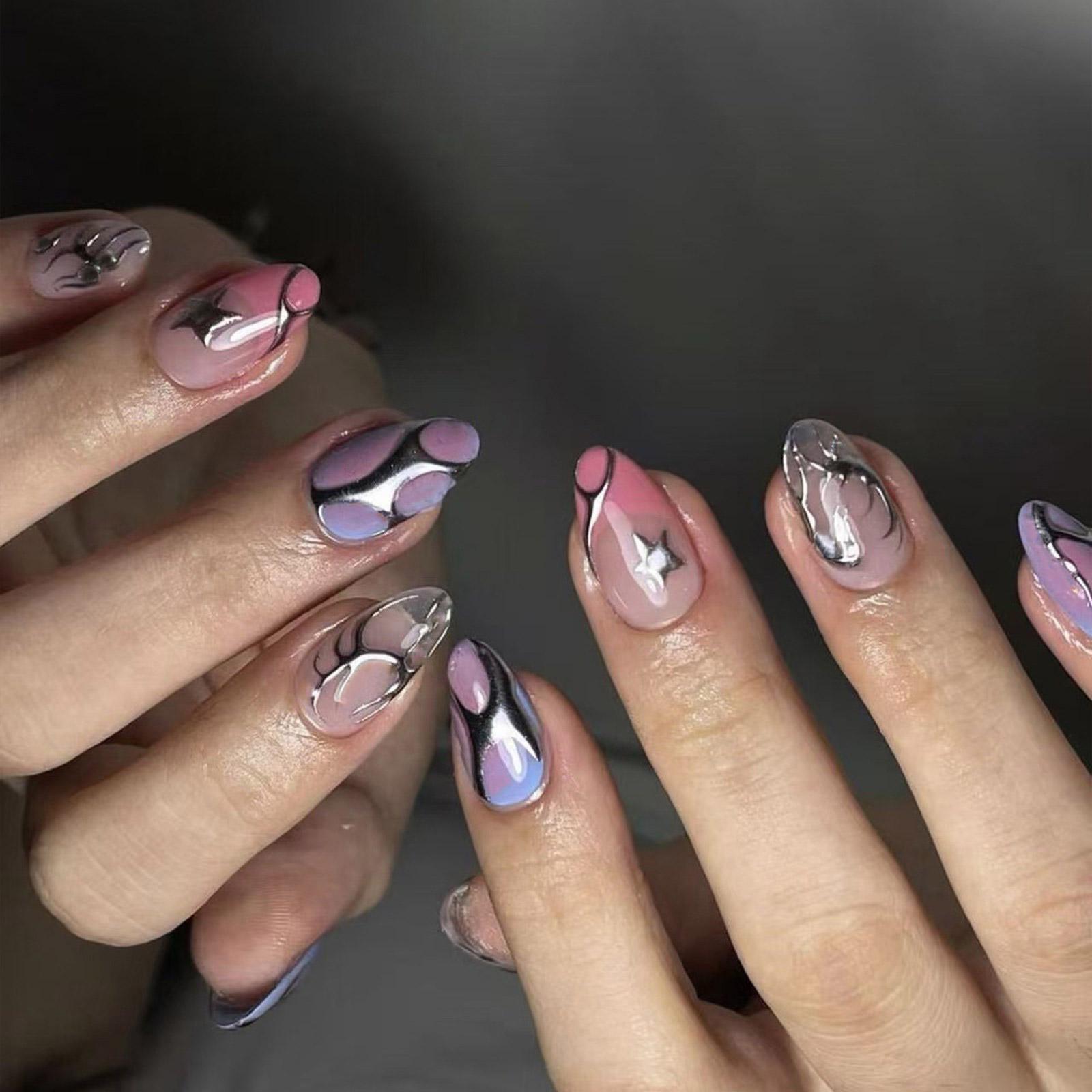 

24 шт. Накладные ногти с французским кончиком, короткие овальные, искусственные ногти с серебристыми полосками, акриловые ногти с градиентом, полное покрытие, наклейки для ногтей