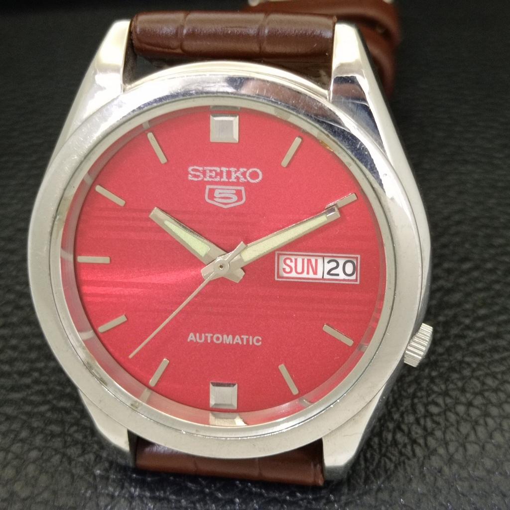 AUTOMATIC VINTAGE SEIKO 5 JAPAN 7009A MENS RED COLOR DIAL WATCH A701344-5 R206a-a701344