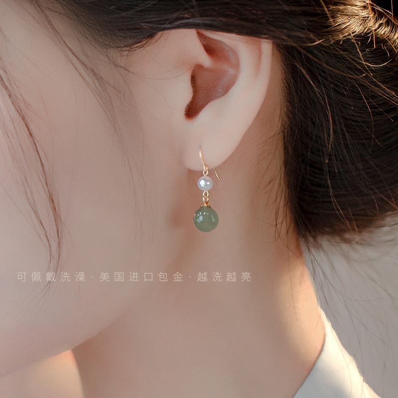 Natural Hetian jade and freshwater pearl earrings with a gentle temperament, niche non-pierced ear clips, light luxury and high-end