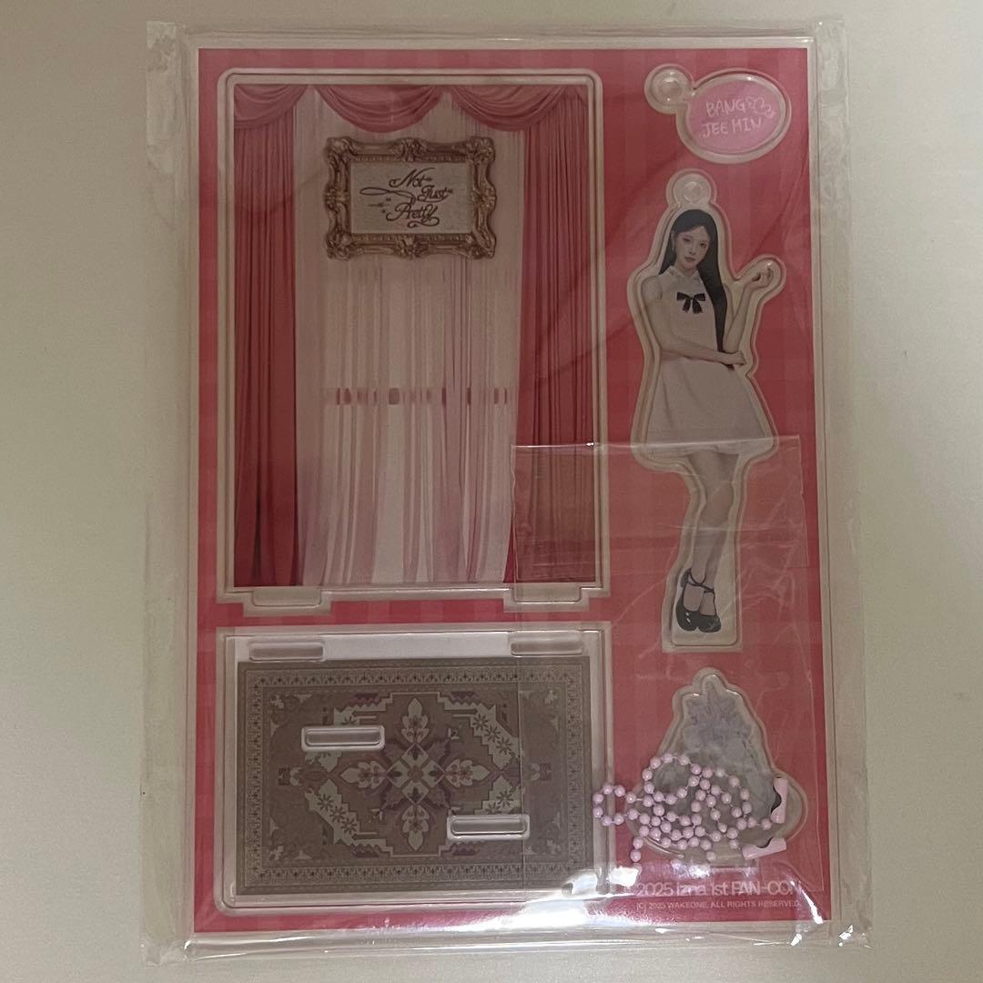 

[Б/У] izna Корейский Фанкон Не Просто Милый Акриловая Подставка Чимин