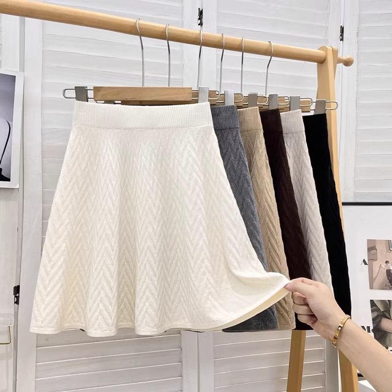 Simple and Solid Color Knitted A-line Umbrella Skirt, Half Length Skirt, Women's High Waist, Draped Feeling, Pleated Skirt