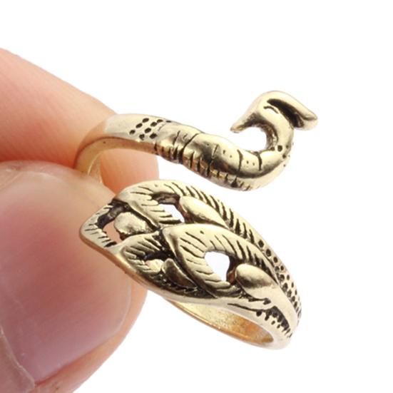 Crochet Loop Peacock Design Adjustable Sewing Ring Wear Thimble Knitting Supplies