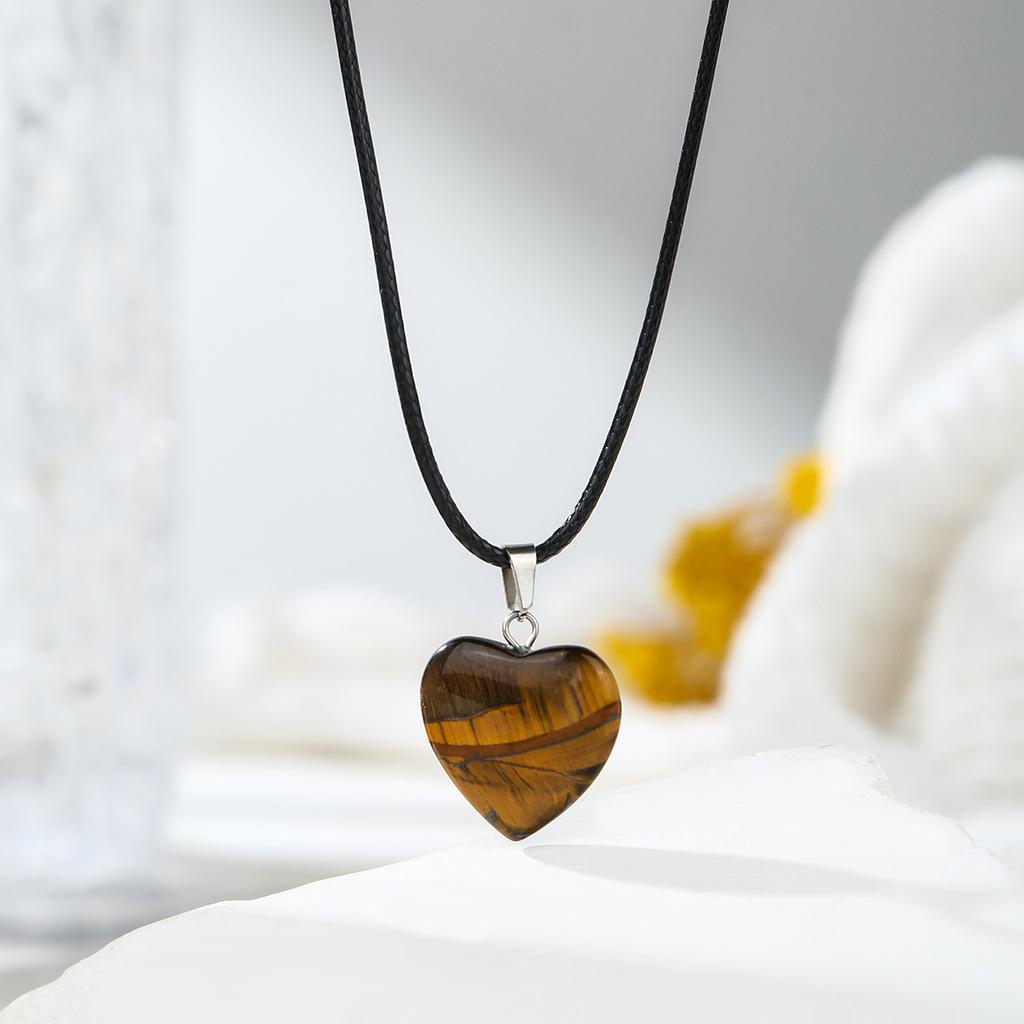Natural crystal peach heart pendant, Dongling, tiger eye stone, three-dimensional heart-shaped pendant, accessories