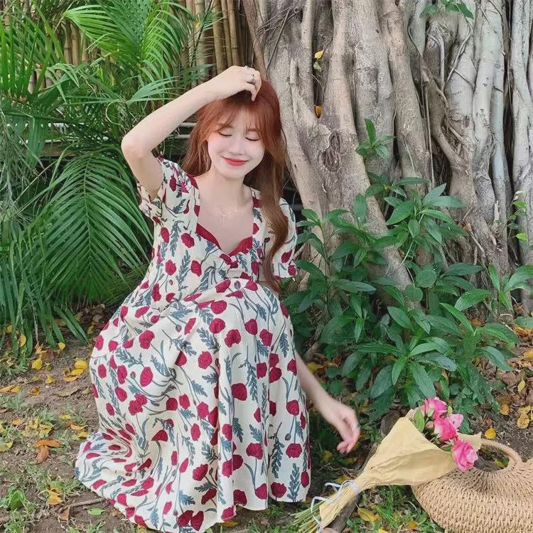 Elegantes Sommer 2022 Midikleid mit quadratischem Ausschnitt und schlankmachendem Schnitt für Damen