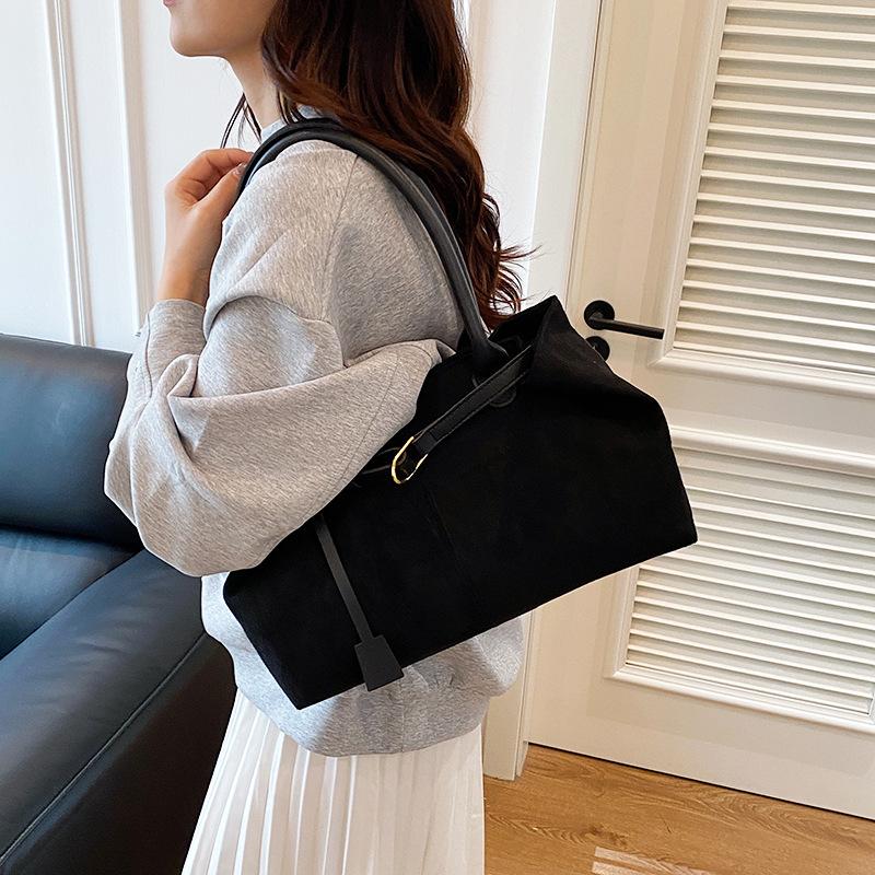Sac Tote Épaule Design Ceinture Cuir Mat pour Femme Sacs Axillaires Velours Daim Grande Capacité Sacs à Main Travail Dames Portefeuille
