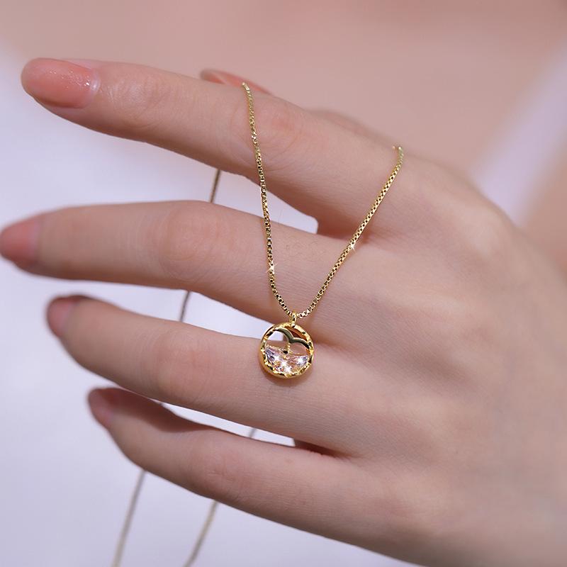 Yarım Elmas Balina Kolye Hafif Lüks Basit Boyun Zinciri Yüksek Tasarım Kadın Yıl Köprücük Kemiği Zinciri