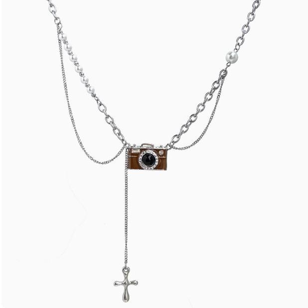 Vintage Brown Camera Pendant Necklace Female Year Niche Design Personalized Hip Hop Stacked Sweater Chain