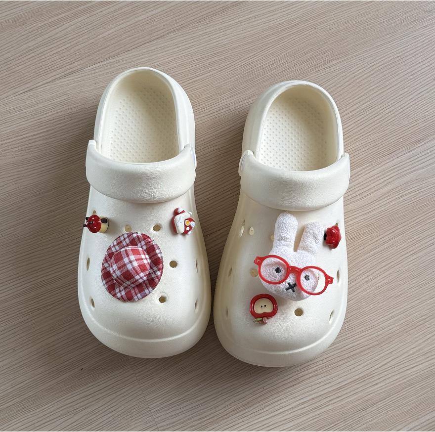 Hole shoes women's summer new cartoon cute outer wear runaway non-smelly feet non-slip bag head slippers