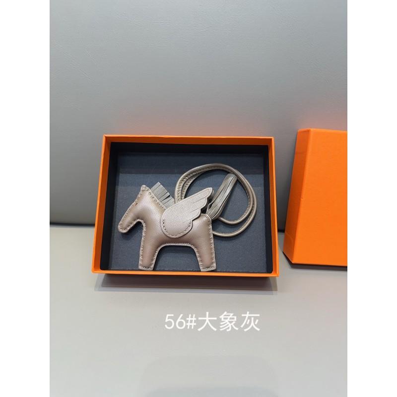 Handcrafted Leather Pegasus Charm Keychain Hand-Stitched Mini Horse Pendant With Tassel Bag Car Decor