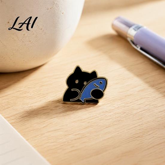 Alloy Badge Pin Holding Fish Cartoon Cat Brooch Enamel Kitten Pin Scarves Decorative Animal Clothing Accessories for Backpacks Hats Jackets Brooch