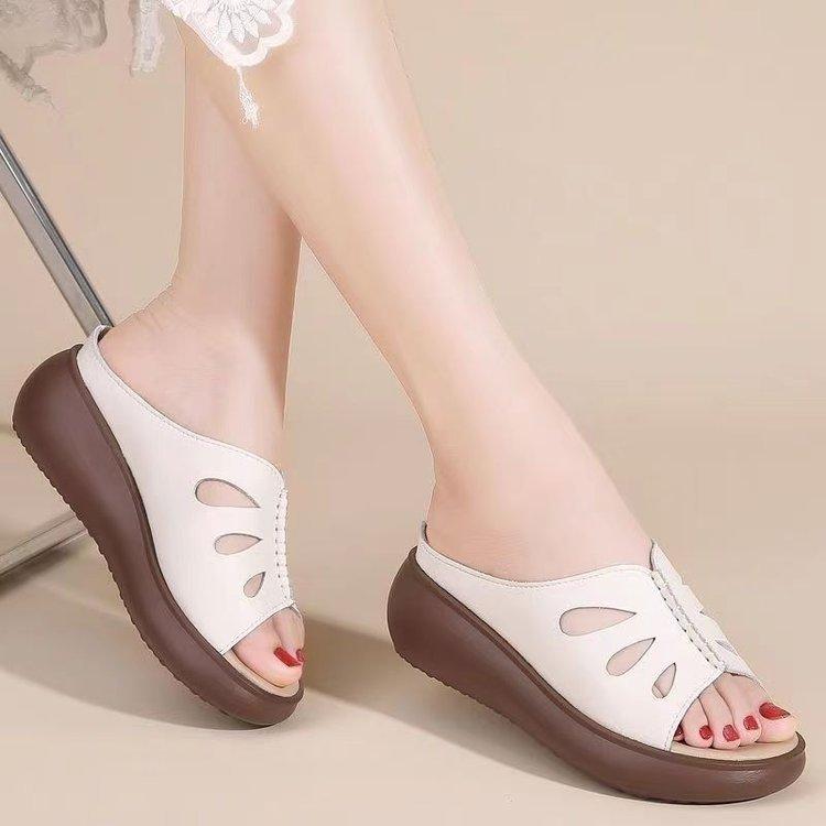Mom Cool Slippers Women's 2025 Summer New Mid-heel Outer Wear Hollow Women's Slippers Middle-aged Women's Wedge Cool Slippers