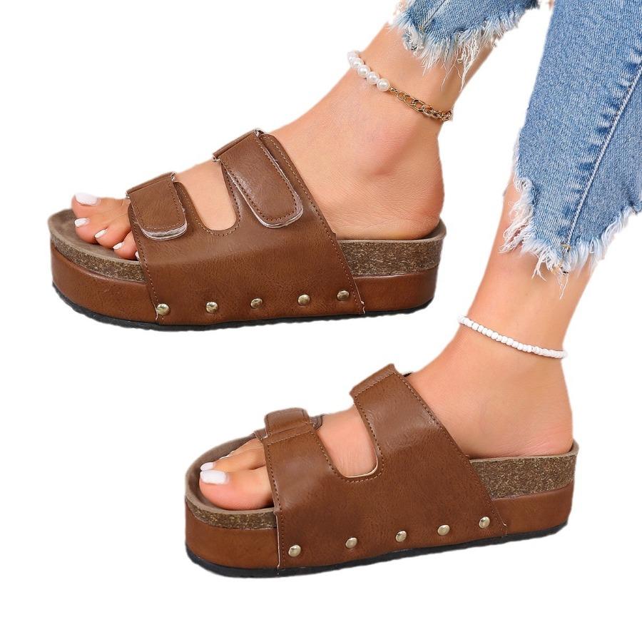 2025 Summer New Arrival Fashion Chunky Platform Women's Double-Buckle Studded Beach Sandals Hot Item Breathable