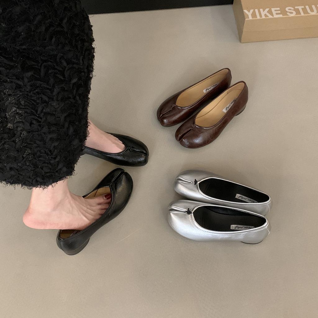 Heel height 3.5cm~ Retro thick heel split-toed pig's trotter shoes women's 2025 one-pedal niche commuter ballet shallow mouth single shoes