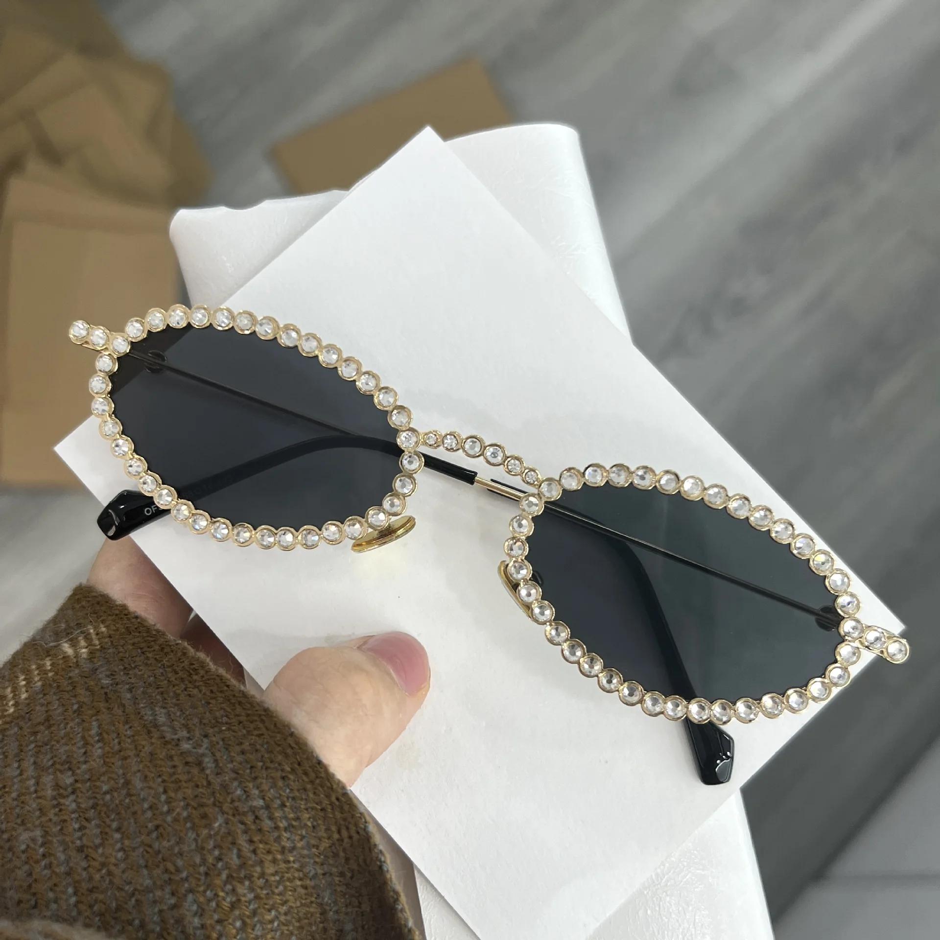 

Full Diamond Oval Sunglasses For Women Luxury Fashion Vintage Small Frame Sun Glasses Kpop Metal Trend Eyewear Party Glasses As shown