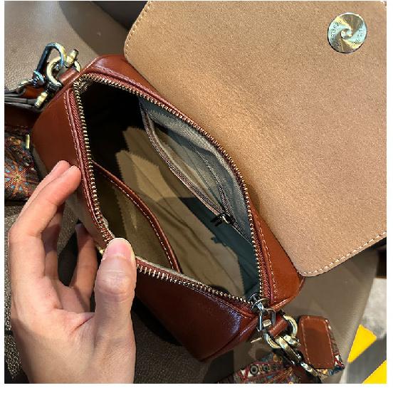 Vintage Commuter Phone Bag for Women, Crossbody, 2025 New Spring/Summer Fashion, Unique and Versatile Small Bag
