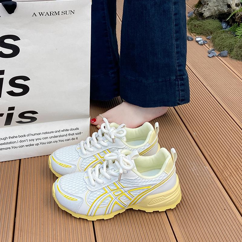 2025 autumn new versatile thick-soled heightening dad shoes women's outdoor hiking shoes mesh ventilated girls' sports shoes