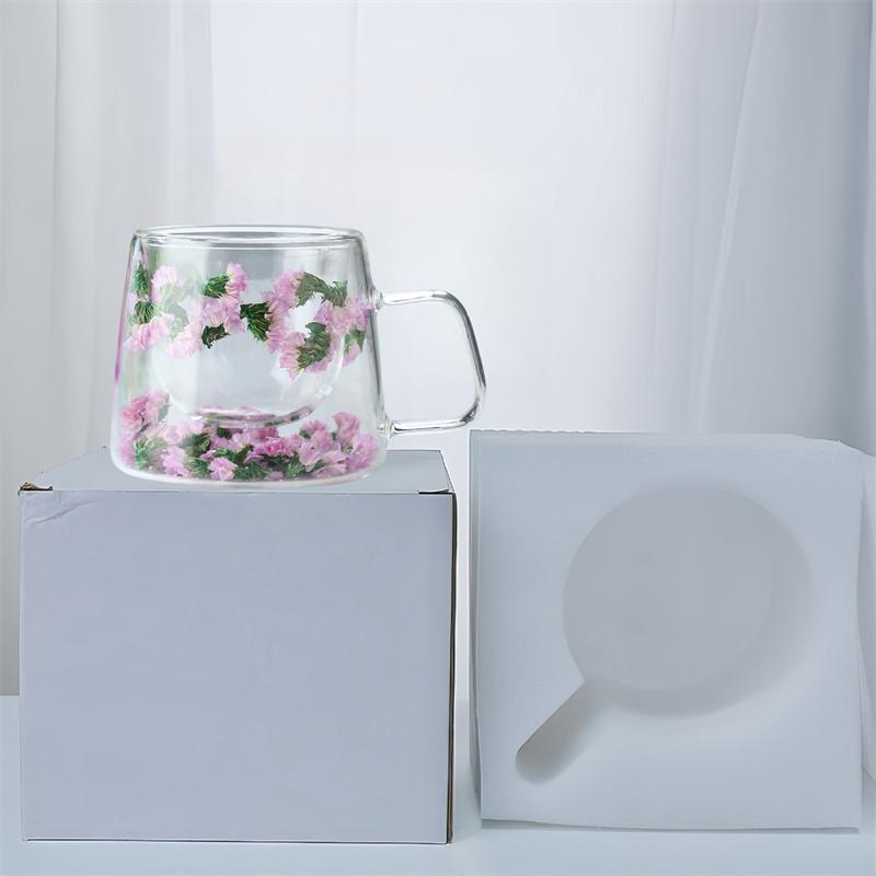 Bunte Trockenblumen-Glasbecher - Dekorative transparente Kaffee-/Teetasse mit eingebetteten floralen Elementen