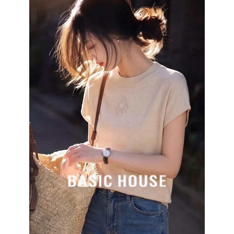 Basic House Women s French Round Neck Embroidered Knit T-shirt L