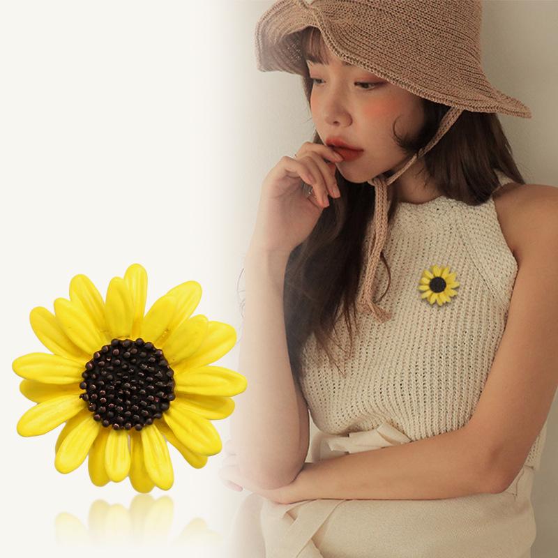 Korean Korean Temperament Yellow Sunflower Brooch Temperament Simple Pin Brooch For Men And Women