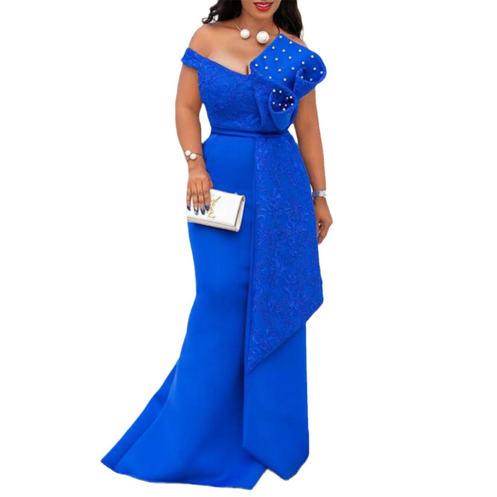 2025 Frühjahr/Sommer Unregelmäßiges One-Shoulder-Spitzenkleid mit perlenbesetztem Lotusblatt-Design