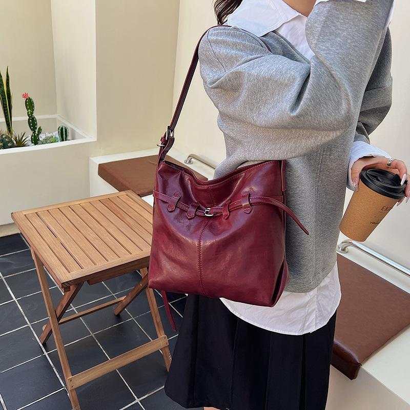 Popular Bags Women's New Retro Fashion Shoulder Underarm Bag Large Capacity Shoulder Tote Oblique Span Bag